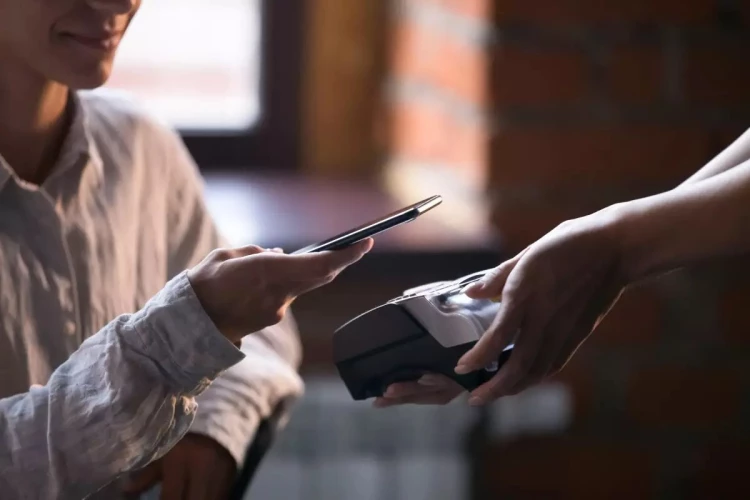 How to Obtain a Card Machine for Your Business?