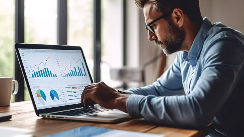 Business analytics software